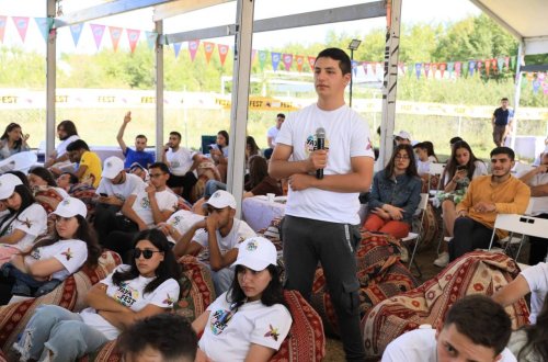 “İdeyadan biznesə” düşərgəsi başa çatıb