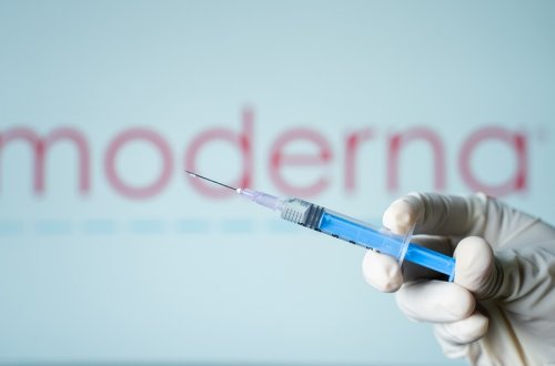 “Moderna” “Pfizer” və “BioNTech”i məhkəməyə verir