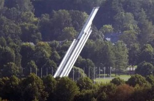 Latviyada sovet dövründən qalma abidə sökülüb