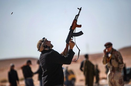 Liviyada silahlı toqquşmalarda azı 12 nəfər ölüb, onlarla insan yaralanıb