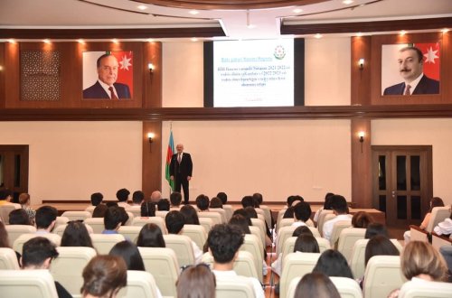 Nəsimi rayonunda 2021/2022-ci tədris ilinin yekunları və 2022/2023-cü tədris ilinə hazırlığın vəziyyəti müzakirə olundu