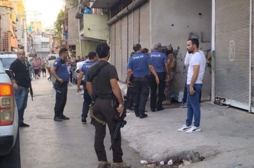 Türkiyədə silahlı şəxs uşağı girov götürdü - VİDEO