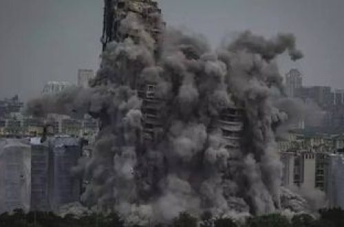 Qanunsuz tikilmiş iki göydələn məhkəmə qərarı ilə belə söküldü