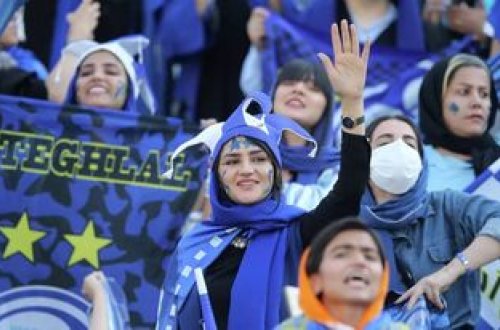 İran 40 ildən sonra ilk dəfə qadınlara stadionda liqa matçına baxmağa icazə verib