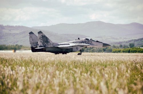 Slovakiya Ukraynaya qırıcı təyyarələr verib