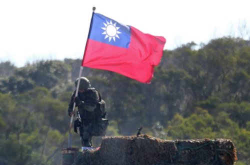 Tayvan silahlı qüvvələri Çin ordusunun pilotsuz təyyarəsinə atəş açıb