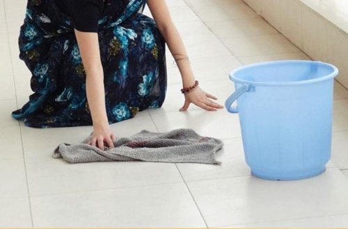 Bu ölkədə qeyri-adi ənənə: Evlərə təmizliyə gedən qadınlar ev sahibləri ilə...