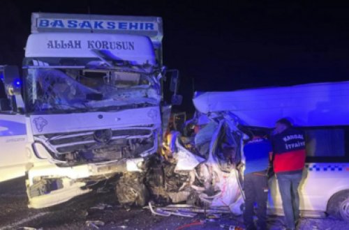 Türkiyədə ağır yol qəzasında 8 nəfər ölüb, 10 nəfər ağır yaralanıb