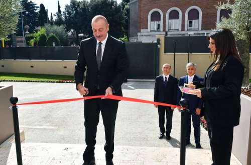 İlham Əliyev Azərbaycanın İtaliyadakı səfirliyinin yeni binasının açılışında iştirak edib - YENİLƏNİB