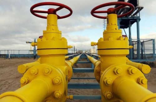 Цена на газ в Европе опустилась ниже 2 300 долларов