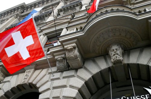 Nəhəng İsveç bankı minlərlə insanı işdən çıxarır