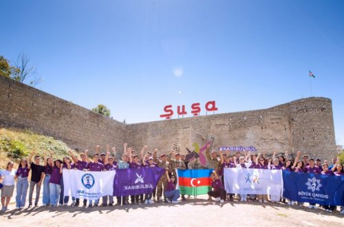 ŞƏHİD VƏ QAZİ ÖVLADLARI ŞUŞA TƏƏSSÜRATLARINI BÖLÜŞÜBLƏR