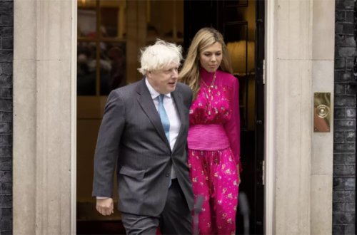 Boris Conson iqamətgahını belə tərk etdi - Video