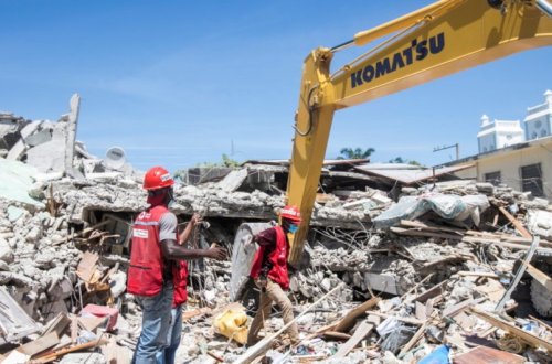 Çində zəlzələdə ölənlərin sayı 74 nəfərə çatıb