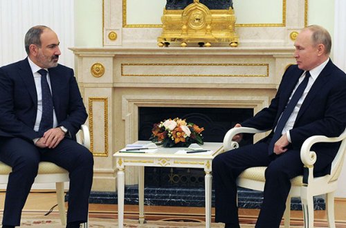 Putin Paşinyanla görüşdü