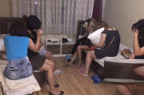 Arvadı ilə bal ayına çıxan ərdən şok: Qadının yuxuya getməsindən istifadə edib... - Oteldə rəzalət - FOTO