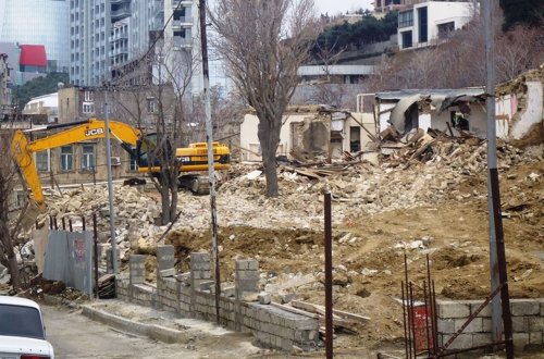 Bakının bu rayonunda 19 bina söküləcək - ARTIQ RƏSMİ RƏY VERİLİB