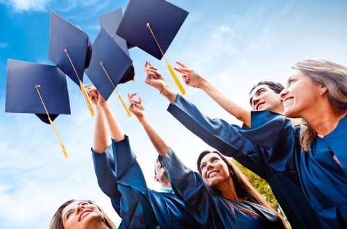 Nazirlik xaricə oxumağa gedənlərə xəbərdarlıq edib