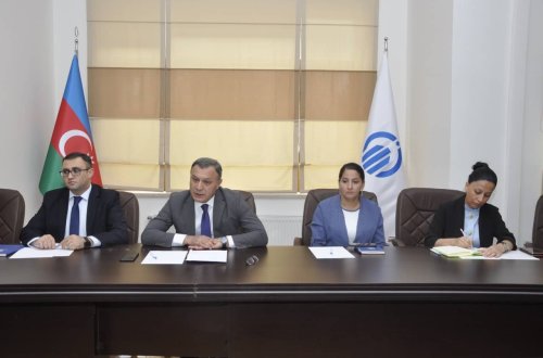 Şəhid ailələri, müharibə veteranları, qazilər ilə işləyən QHT-lərlə dəyirmi masa keçirilib