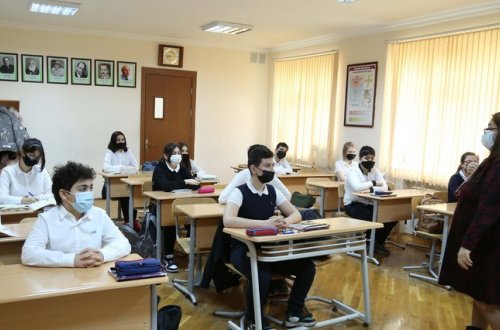 Yeni tədris ilində Bakıda təhsil alacaq şagirdlərin sayı açıqlanıb