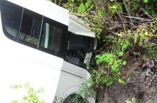 Hindistanda mikroavtobus aşıb: 11 ÖLÜ, 25 YARALI