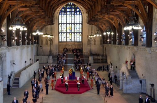 Londonda kraliça II Elizabetlə vida mərasimi keçirilir