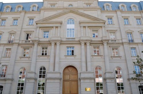 Gələn il Azərbaycan 1 milyard manat borc qaytaracaq