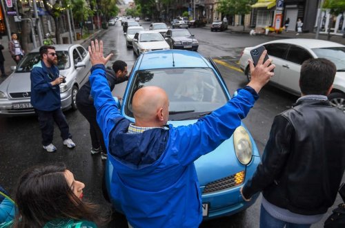 İrəvanda Paşinyanın istefası tələbi ilə etiraz aksiyaları başlayıb
