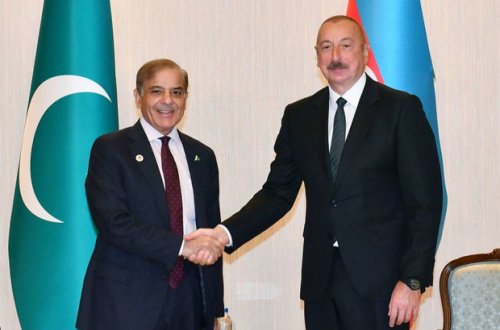 İlham Əliyev Səmərqənddə Pakistanın Baş naziri Şahbaz Şərif ilə görüşüb - YENİLƏNİB + FOTO