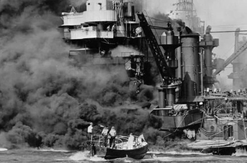 Pearl Harborda vəfat edən amerikalı dənizçi 80 il sonra dəfn edildi