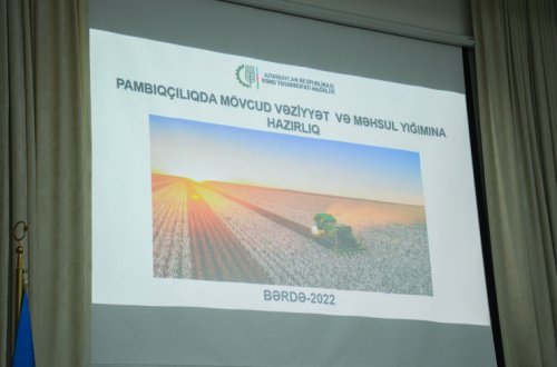 Bərdədə “Pambıqçılıqda mövcud vəziyyət və məhsul yığımına hazırlıq” mövzusunda yekun regional müşavirə keçirilib