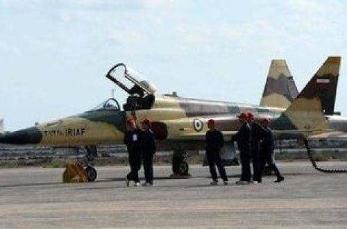 İranda döyüş təyyarəsi qəzaya uğrayıb