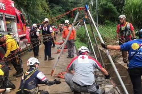 Kosta-Rikada avtobus qəzası baş verib: 9 nəfər ölüb, 30 nəfər itkin düşüb