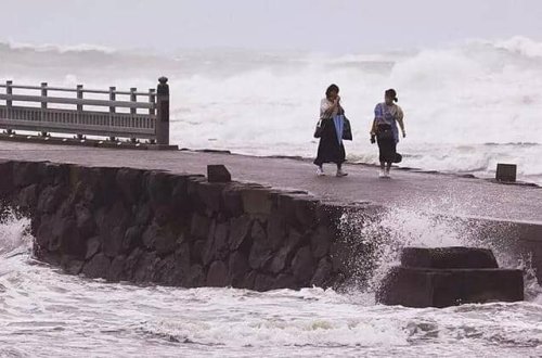 Yaponiyada 4 milyon insan evakuasiya edilib