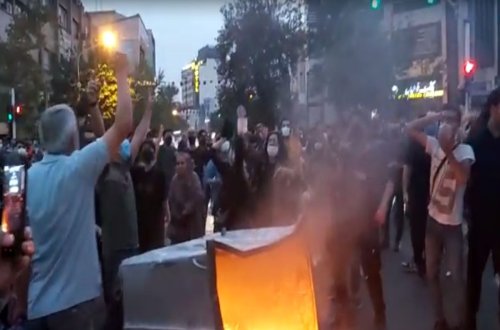 İranda hökümət əleyihinə etiraz aksiyaları keçirilib