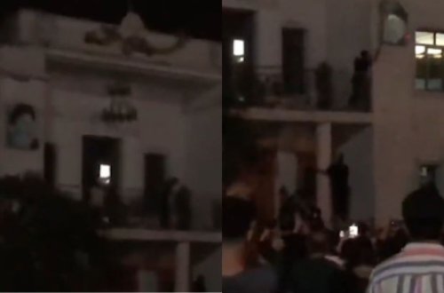 İranda etirazlar: Xomeyni və Xameneinin şəkillərini bələdiyyə binasından yerə atdılar - VİDEO