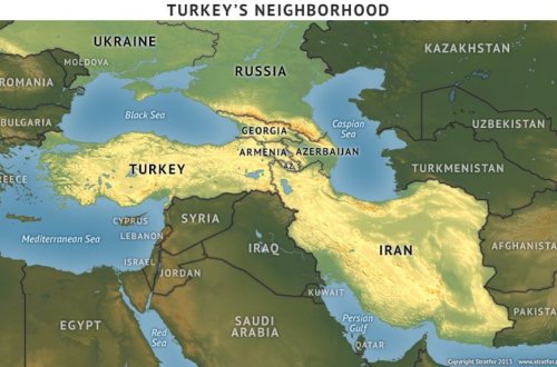 İran qaynayır, Rusiya boşalır – iki qonşu ölkədəki böhran Azərbaycana nə vəd edir? TƏHLİL