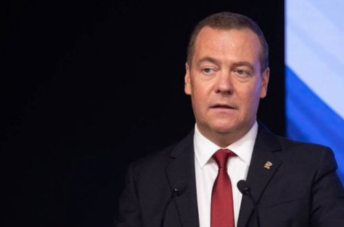 Medvedev: “Rusiyanı qorumaq üçün nüvə silahından istifadə edilə bilər”