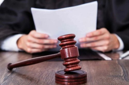 Arvad ərini döydü, kişi bağışladı, məhkəmə fərqli qərar verdi