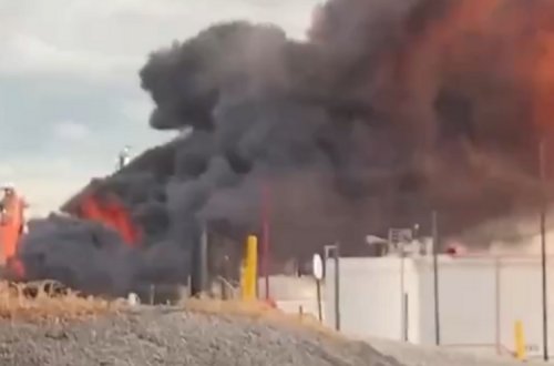 Argentinada neft emalı zavodunda partlayış olub, ölənlər var