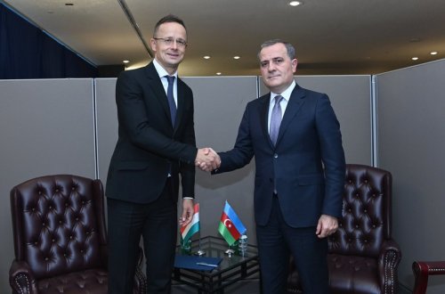 Macarıstan azad olunmuş ərazilərin bərpası prosesində iştirakda maraqlıdır