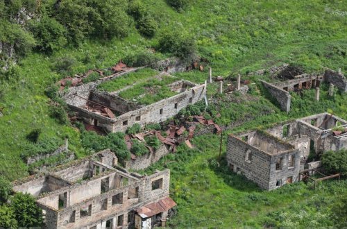 Azad olunmuş ərazilərdə tikililər sökülməsi qadağan edilən, sökülməsinə rəy tələb olunan və sökülməsi mümkün olan kateqoriyalara bölünüb
