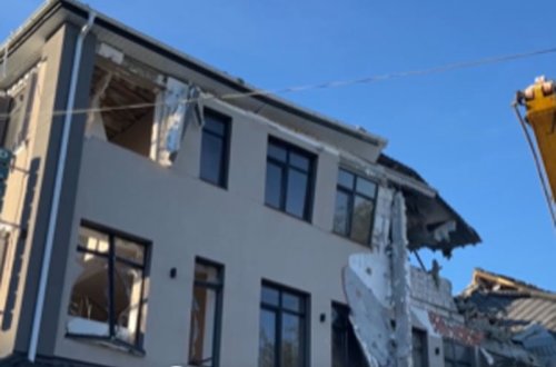 Xersonda otelə raket zərbəsi endirilib, sabiq deputat ölüb