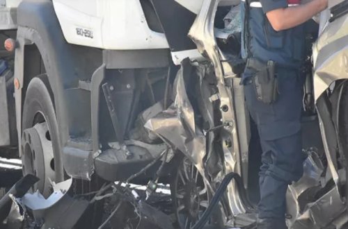 Türkiyədə yük maşınları minik avtomobilləri ilə toqquşub, 10 nəfər ölüb