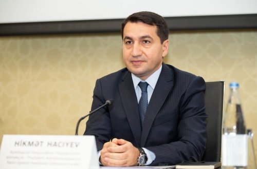 Hikmət Hacıyev ABŞ rəsmisi ilə Ermənistanla münasibətlərin normallaşmasını müzakirə edib