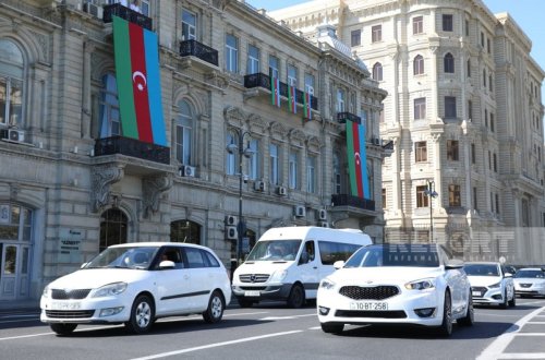 Azərbaycanda şəhidlərin xatirəsi bir dəqiqəlik sükutla yad edilib