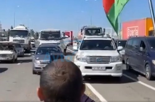 Şəhidlərin anım vaxtı “Land Cruiser” sürücüsündən BÖYÜK HÖRMƏTSİZLİK - VİDEO