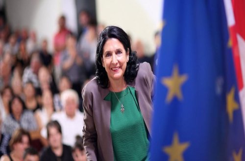 Gürcüstan Prezidenti Lukaşenkonu Abxaziyaya səfərinə görə qınayıb