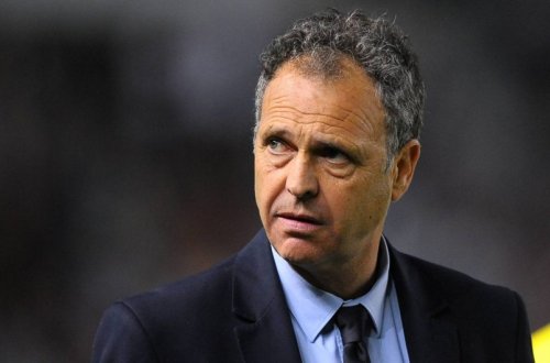 Ermənistan millisinin baş məşqçisi istefaya göndərilib