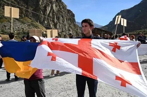 Gürcülər Rusiya miqrasiyasının artmasına etiraz ediblər